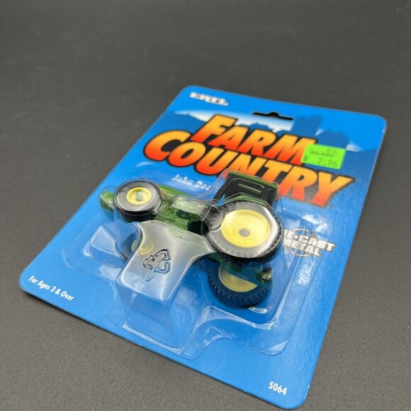 NIB Vintage 1997 Ertl John Deere 8200 Tractor #5064 1/64 Scale Metal Die Cast - Picture 7 of 9